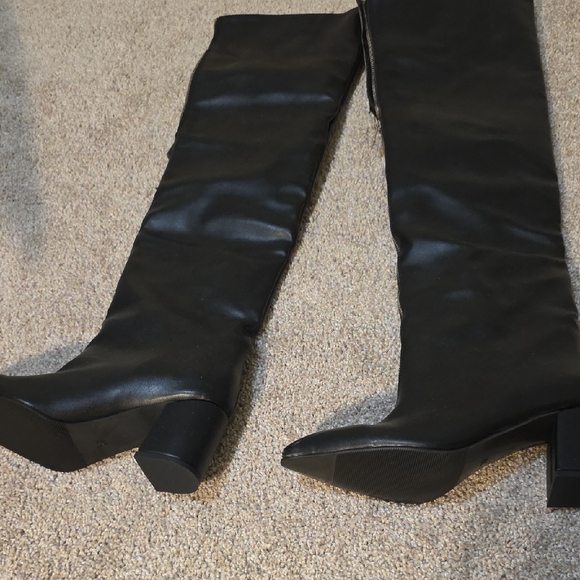 Black Knee-High Women's Boots - Picture 2 of 11